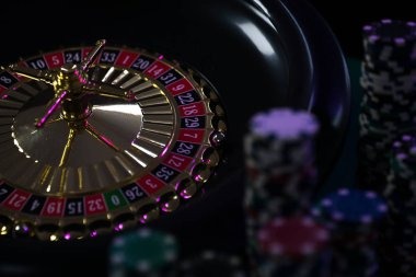 Qiu Qiu game interface on kilatbet showing tile hands and table layout